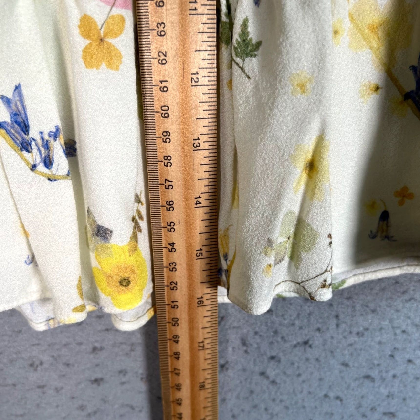 Vintage Sunday Best Skirt Womens Small Floral Ruffle Mini Viscose White Summer Casual Size 28" / US 6 / IT 42 - 6 Thumbnail