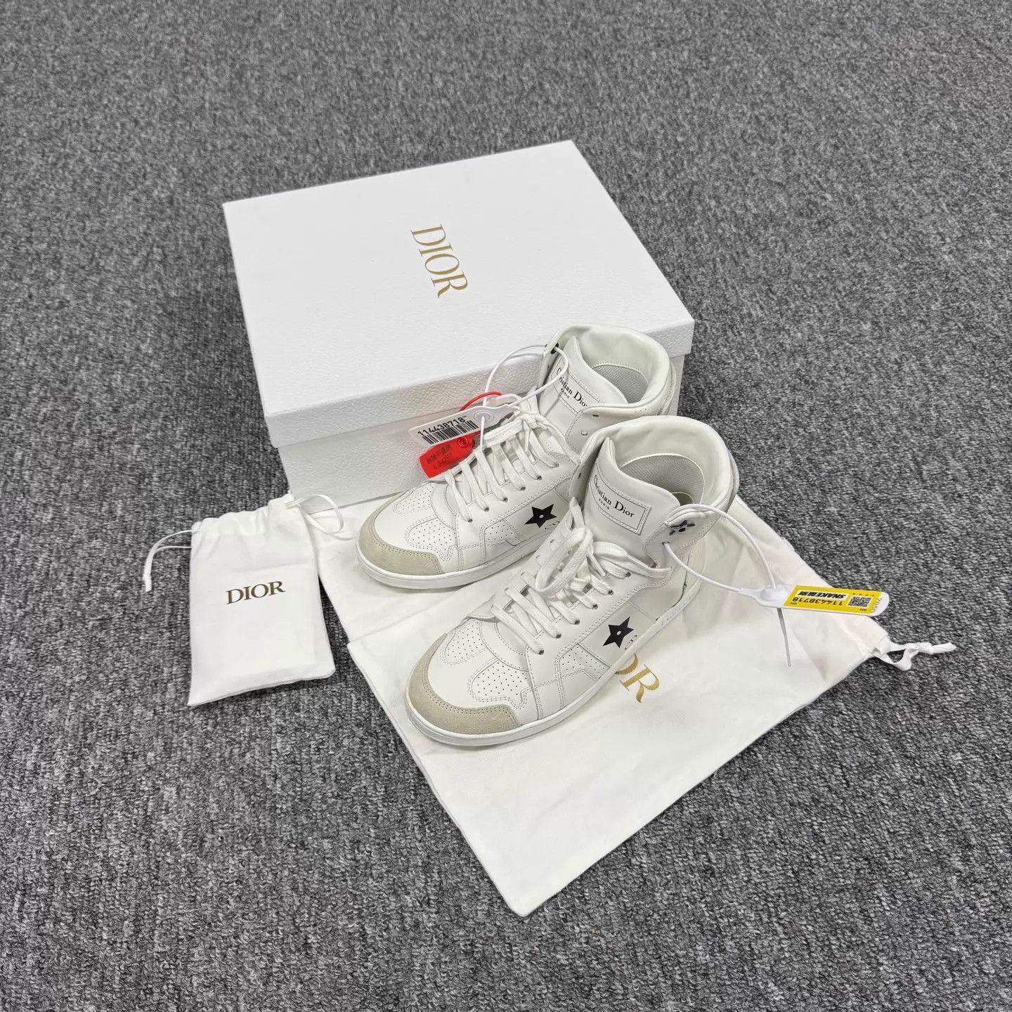 Dior Dior White Star Logo Letter Heel Suede Hi-Top 36.5 Size US 6 / IT 36 - 2 Thumbnail