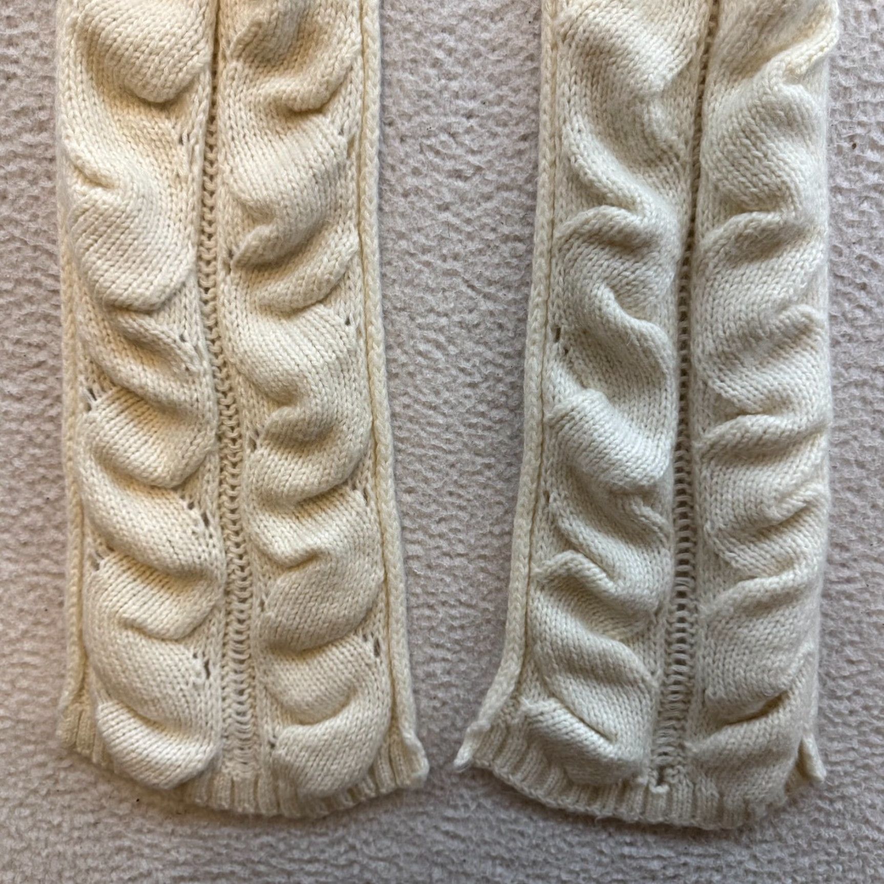Sisley VINTAGE Sisley Scarf Women Knit Beige White Cream Y2K Vintage Solid Pattern Size ONE SIZE - 3 Thumbnail