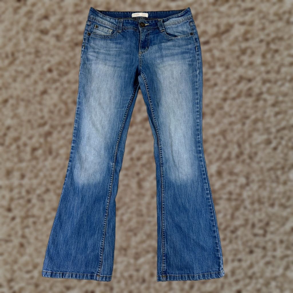 Vintage No Boundaries Jeans Womens 13 Flared Denim 30x30 Light Wash Cotton 5-Pocket Stretch Womens Size 34" / US 12 / IT 48 - 1 Thumbnail