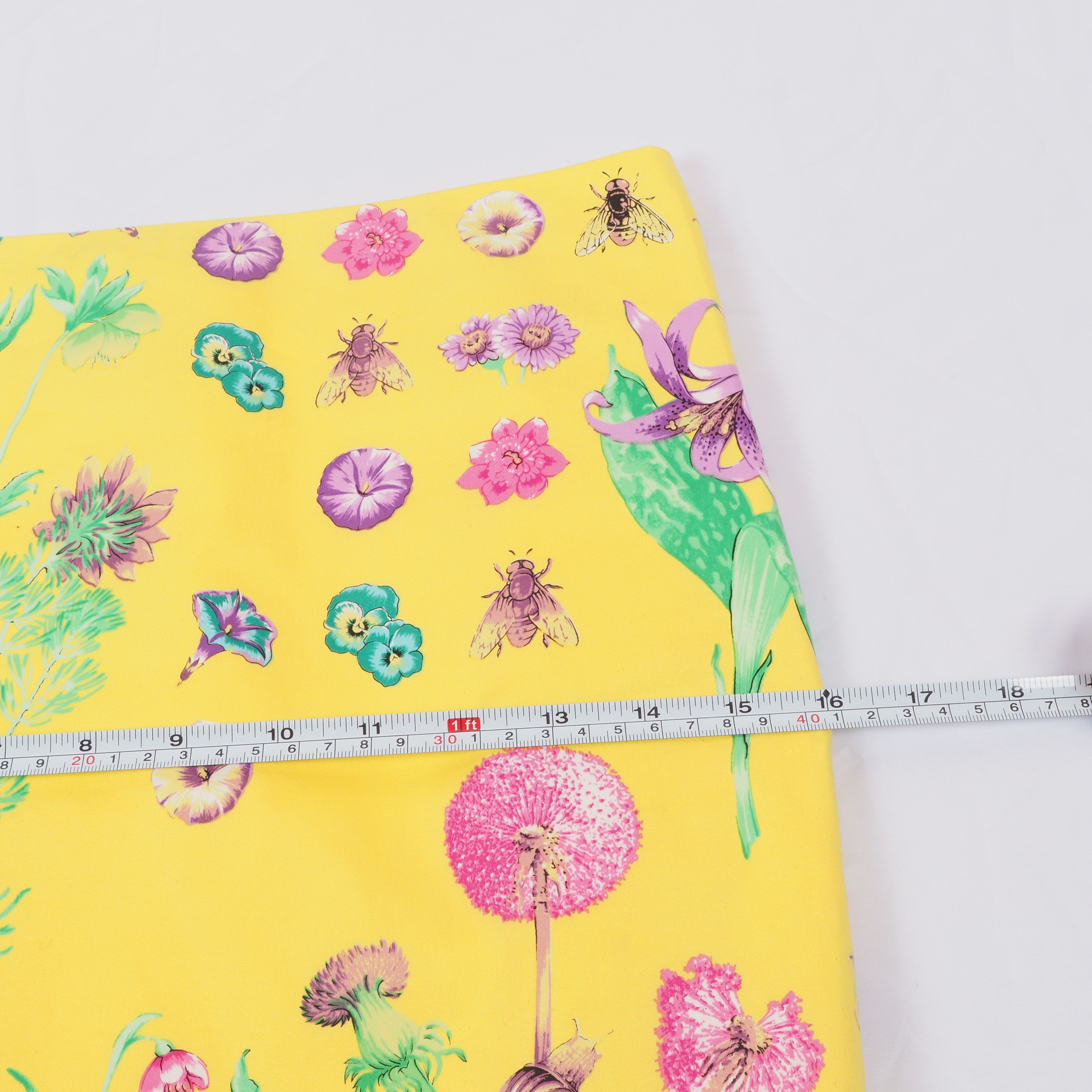 Versace Gianni Versace 90s Yellow Floral Garden Print Pencil Skirt Size 26" / US 2 / IT 38 - 10 Thumbnail