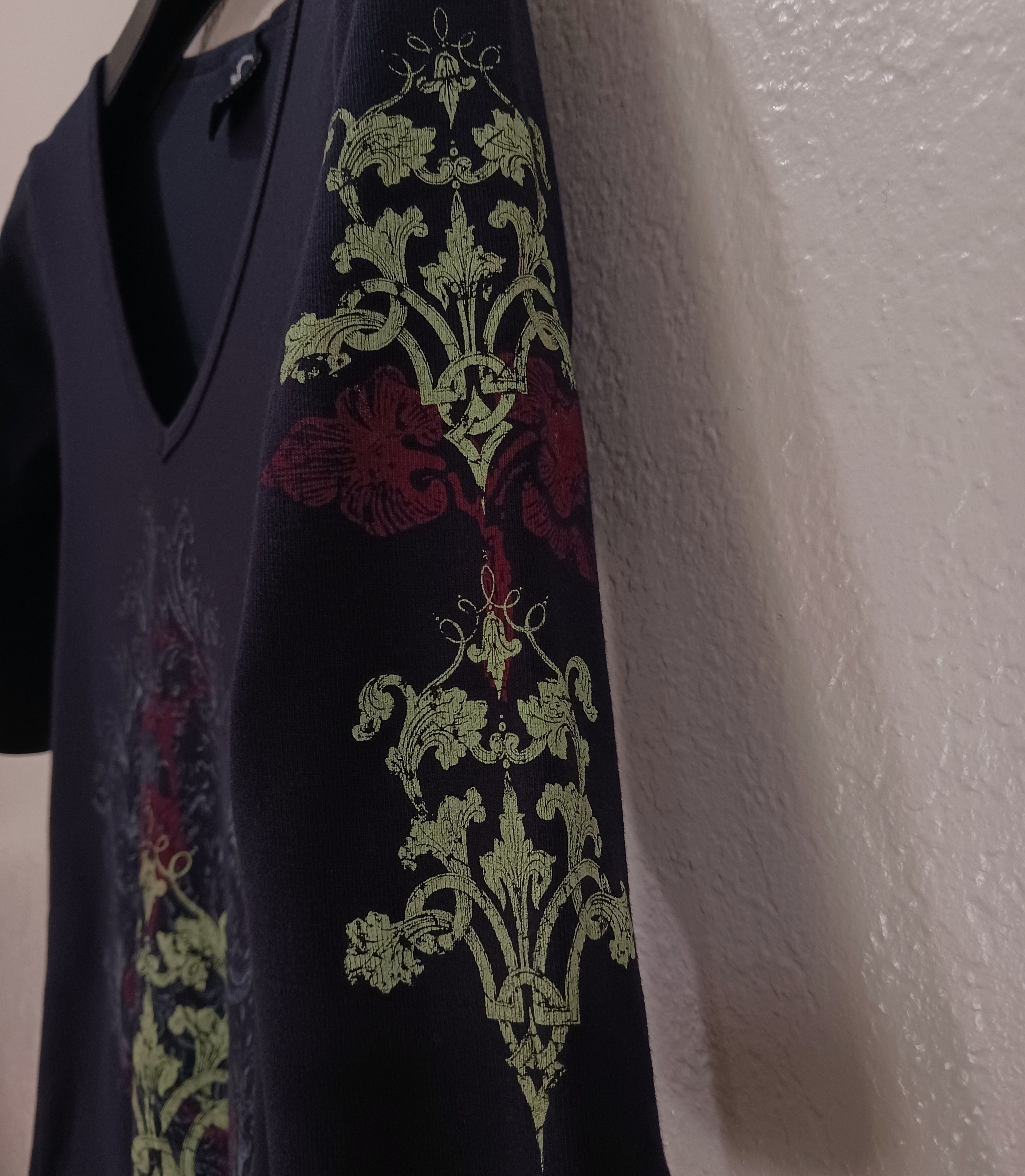 Vintage Sledge USA "Damask" Vintage 2000s 3/4 Sleeve V-Neck L/S Tee Size S / US 4 / IT 40 - 8 Thumbnail
