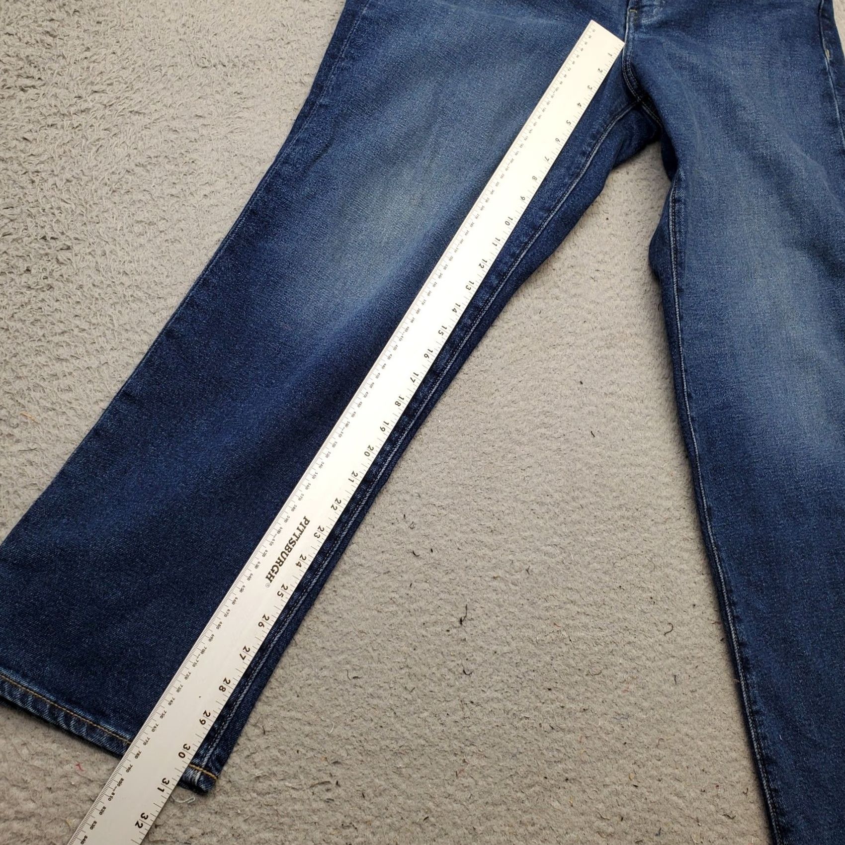 Old Navy Old Navy Jeans Womens 10 Blue Denim Relaxed Straight High-Rise 5-Pocket Pockets Denim Jeans Womens 10 XL? Size 32" / US 10 / IT 46 - 5 Thumbnail