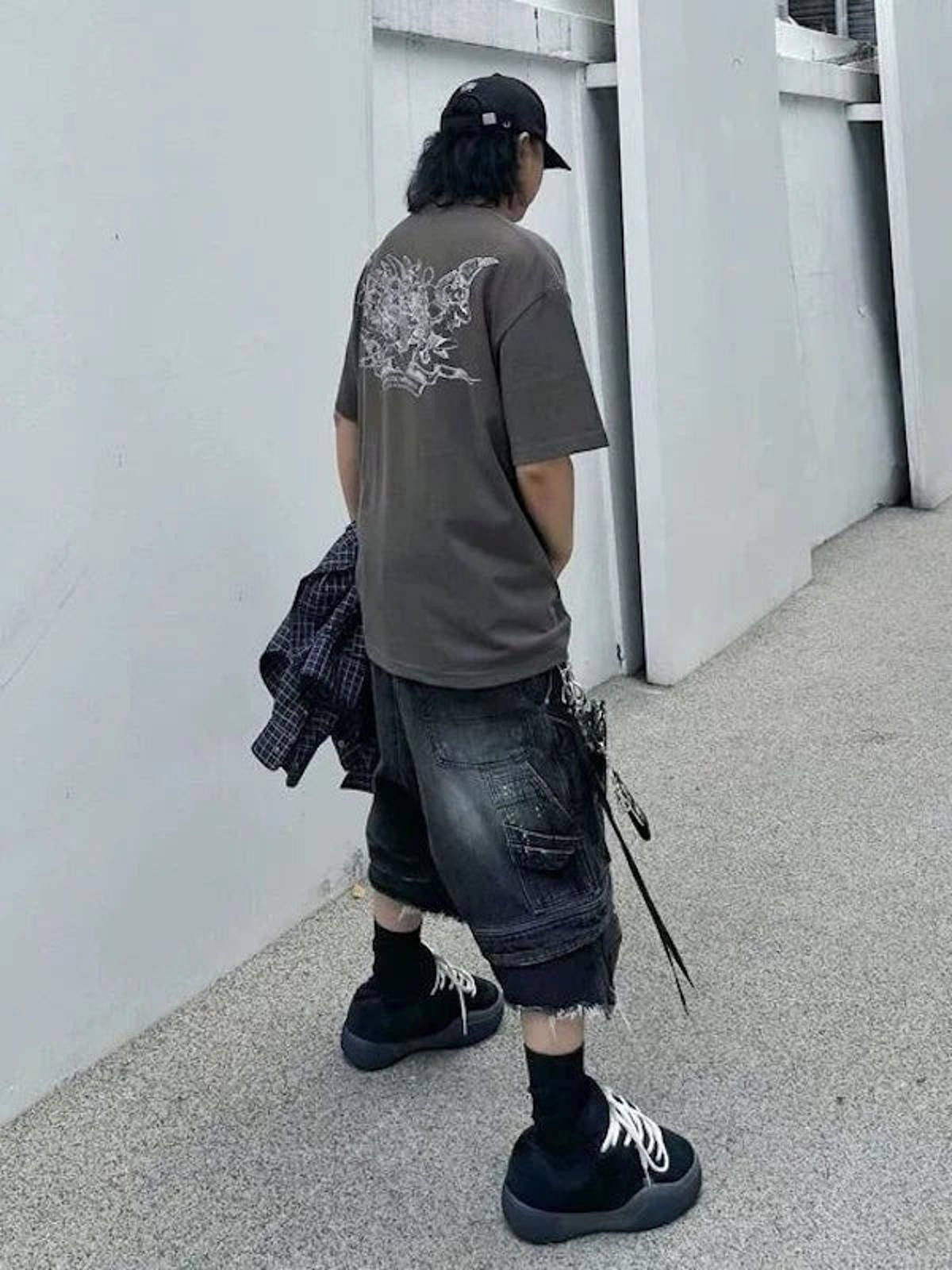 Other Black Destroyed Fringe Denim Cargo Jorts Size US 32 / EU 48 - 4 Thumbnail
