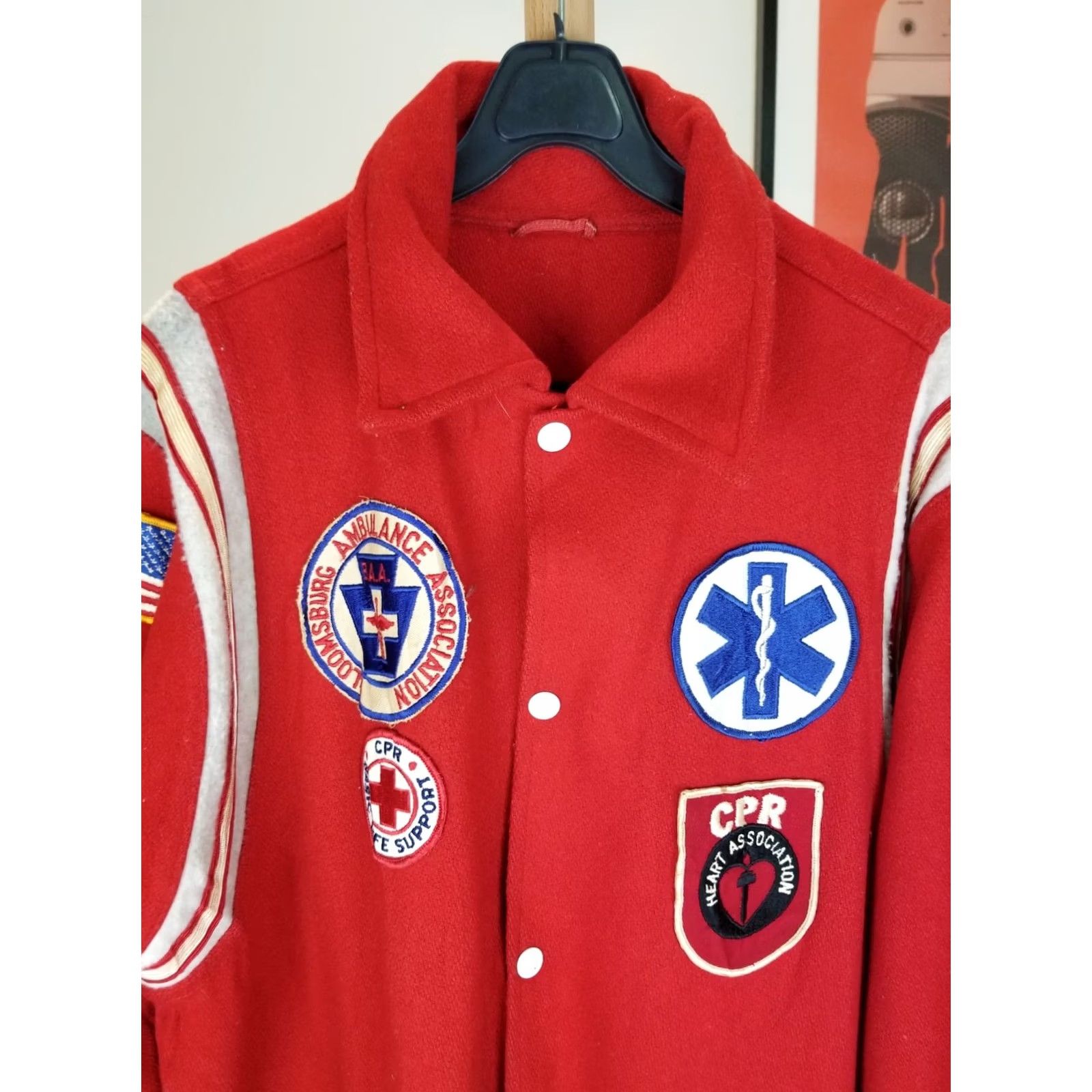 Vintage VINTAGE BLOOMSBURG AMBULANCE CPR RED WOOL VARSITY JACKET SZ 40 MEN Shirt? Size US XXS / EU 40 - 3 Thumbnail