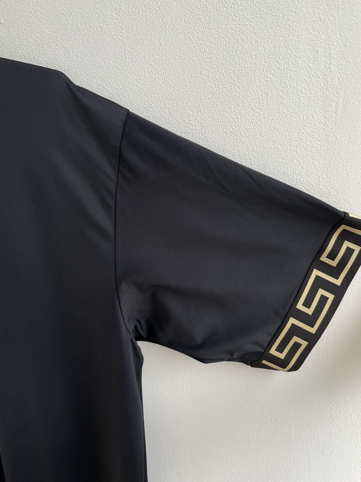 Versace RARE Versace Greca-trim T shirt Tee Black Size US M / EU 48-50 / 2 - 4 Thumbnail