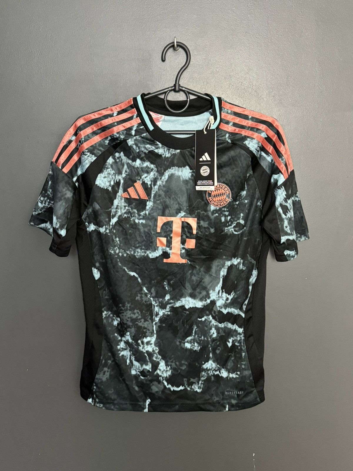 Adidas KIDS New Bayern Munchen 24/25 Away Football Jersey T-Shirt Size US S / EU 44-46 / 1 - 1 Thumbnail