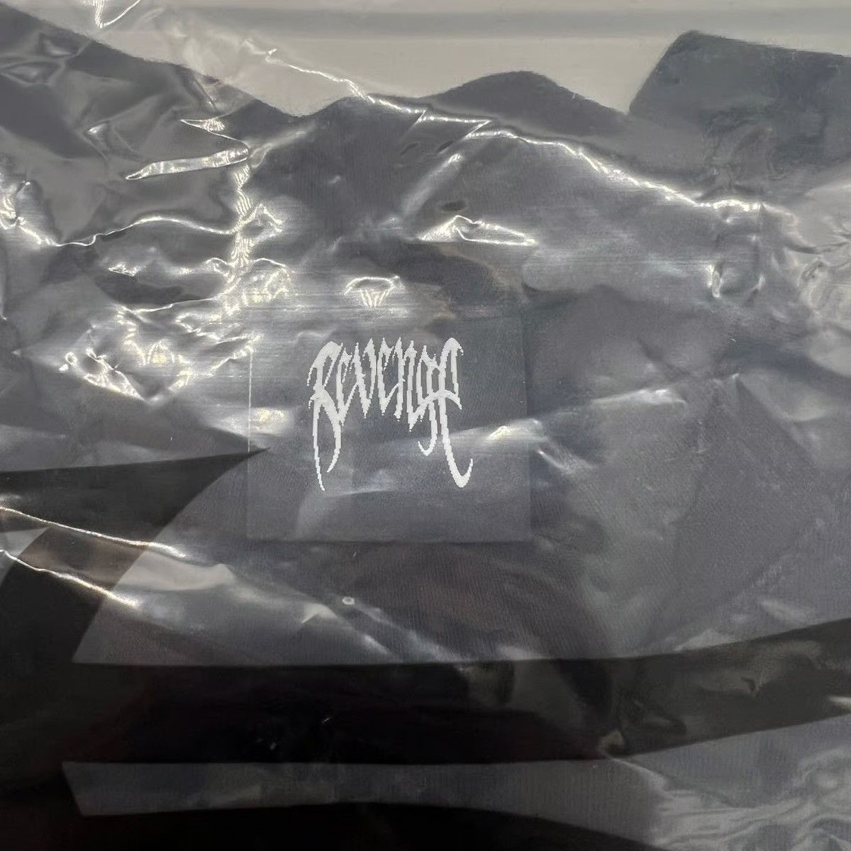 Revenge Revenge Gift Tee Black Size US XL / EU 56 / 4 - 3 Thumbnail