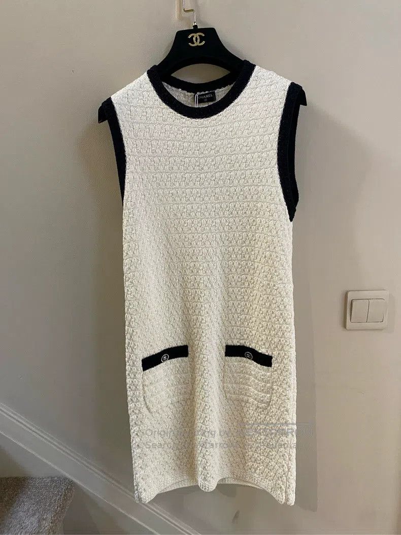 Chanel Chanel 24-year-old white knitted dress Size XXS / US 00 / IT 34 - 1 Thumbnail
