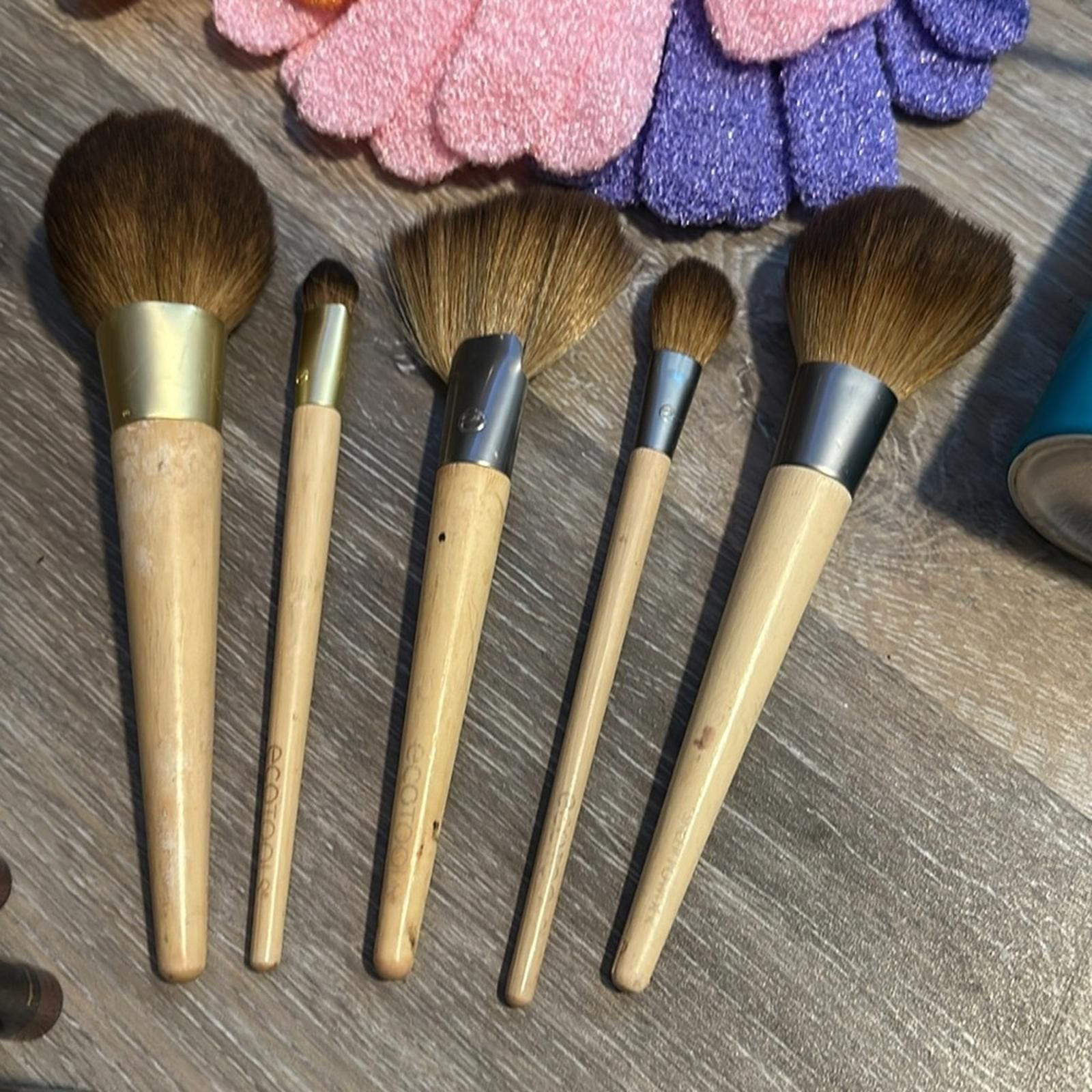 Other Bella Blow dryer Makeup Brush Exfoliating Gloves eyeshadow Size ONE SIZE - 2 Thumbnail