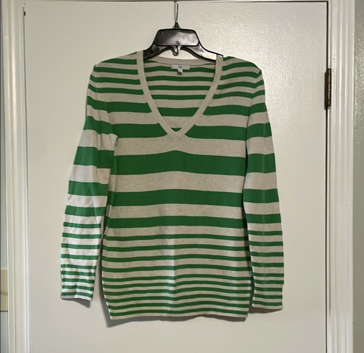 Gap GAP Green and Cream Striped V-Neck Sweater Size L / US 10 / IT 46 - 1 Thumbnail