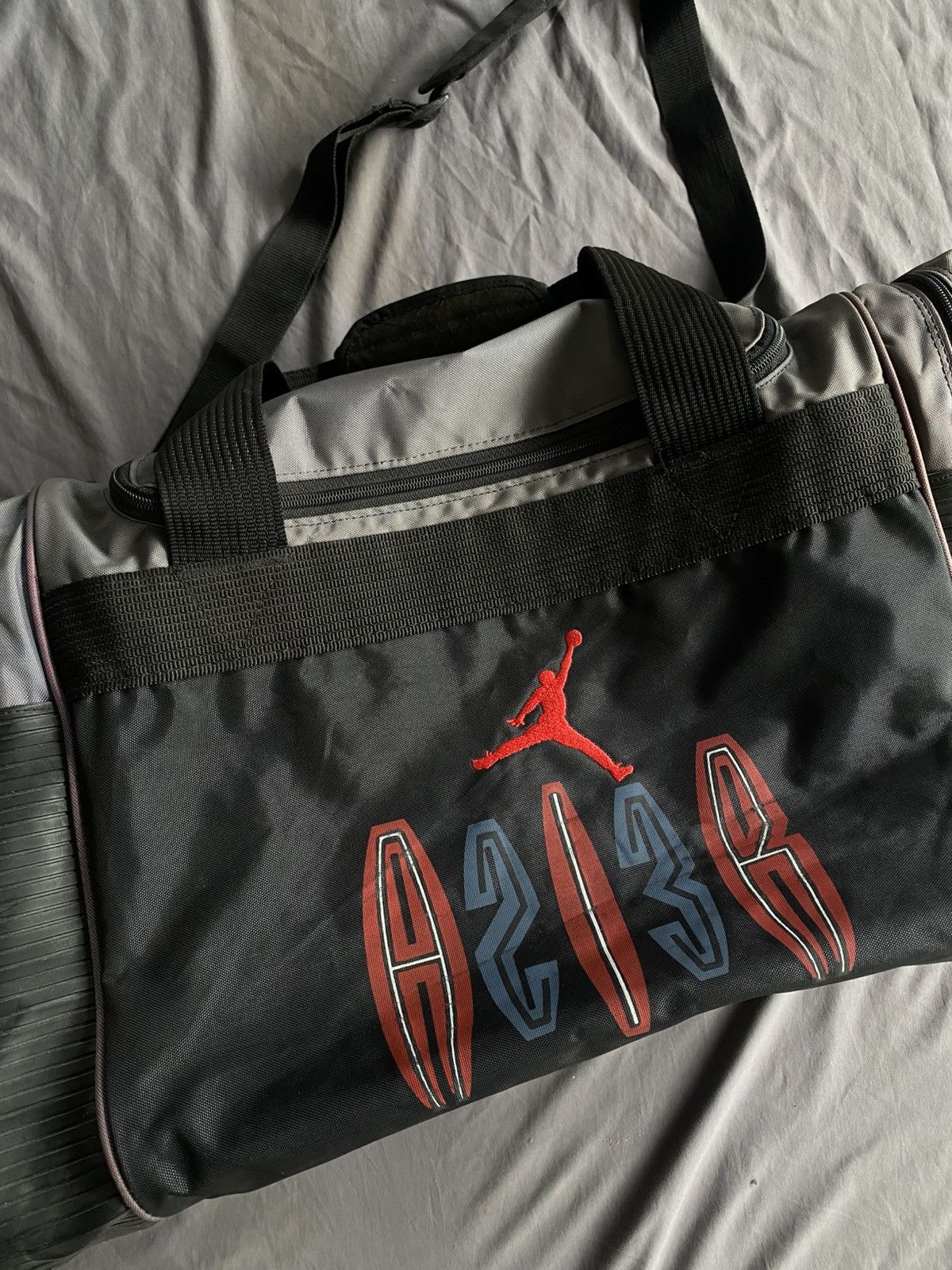 Nike 90s Nike Air Jordan Duffle Bag Size ONE SIZE - 2 Thumbnail