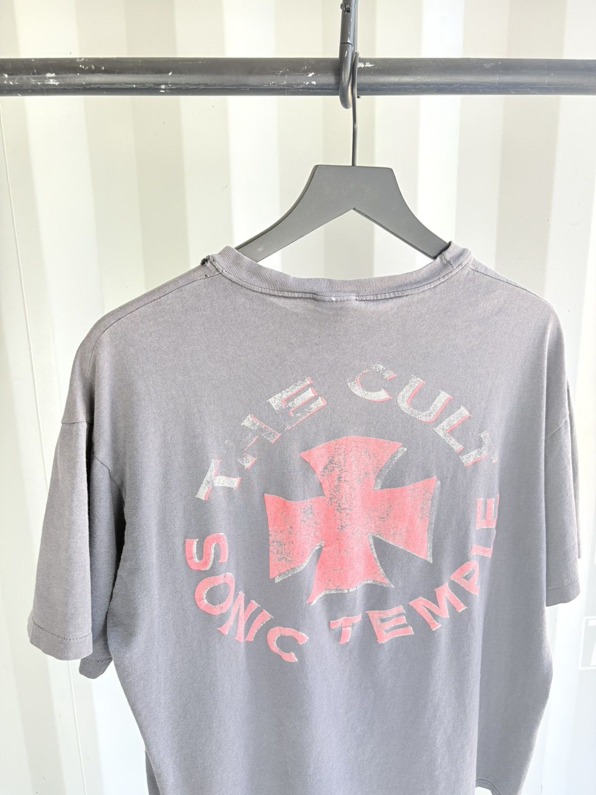 Band Tees Vintage Sonic Temple Shirt Faded Distressed GRUNGE Band Size US L / EU 52-54 / 3 - 7 Thumbnail