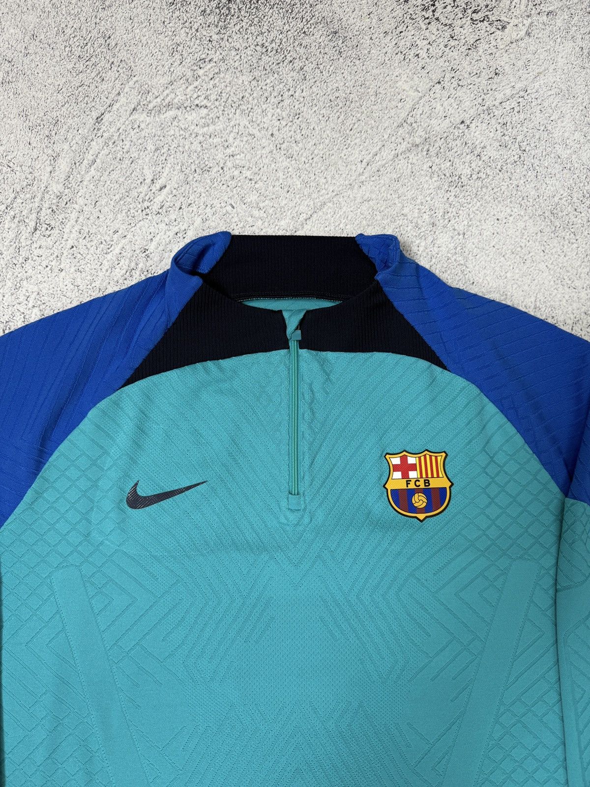 Nike Nike FC Barcelona 2022-23 Strike Elite ADV Drill Top Shirt Size US XL / EU 56 / 4 - 7 Thumbnail