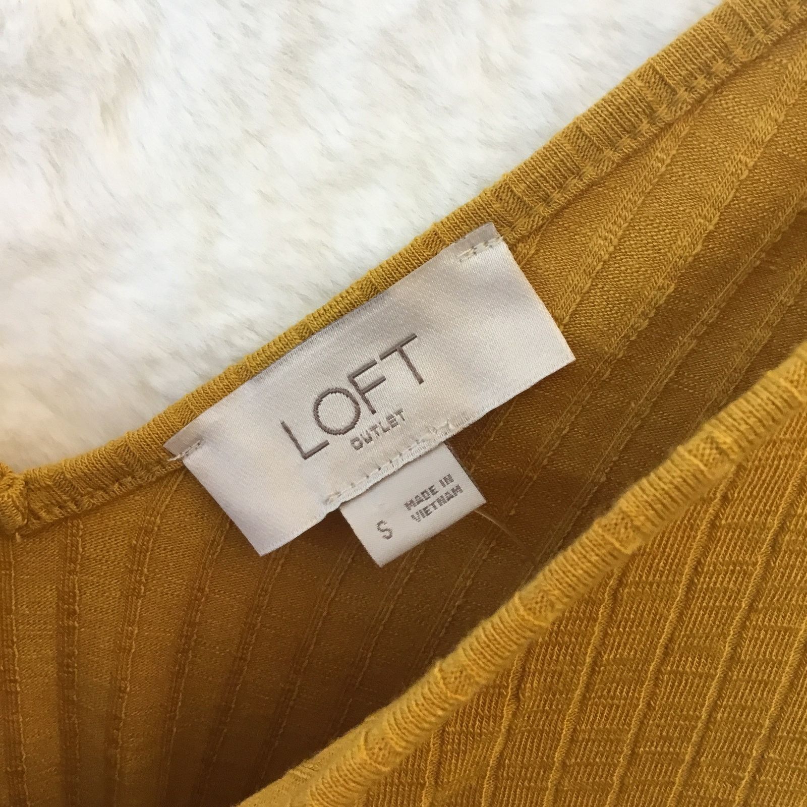 Loft LOFT Gold Double V Cami Size S / US 4 / IT 40 - 6 Thumbnail