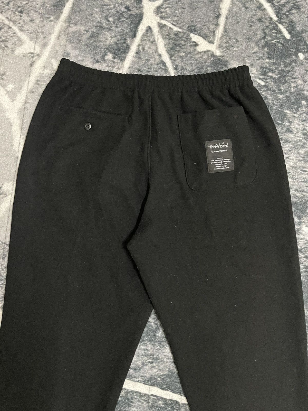Designer × Japanese Brand × Undercover GU X Undercover Sweatpants Size US 33 - 7 Thumbnail