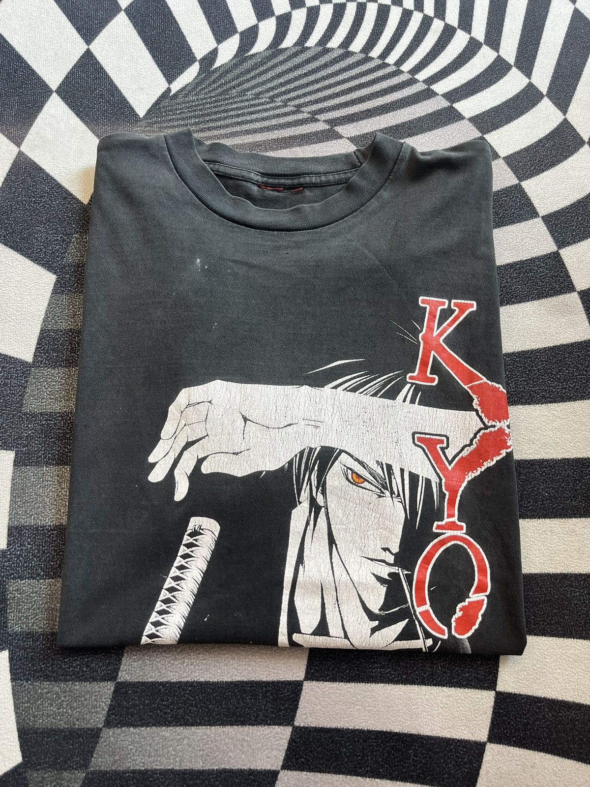 Anime Vintage KYO samurai Anime 00’s (dirty) Tshirt Size US XL / EU 56 / 4 - 1 Thumbnail