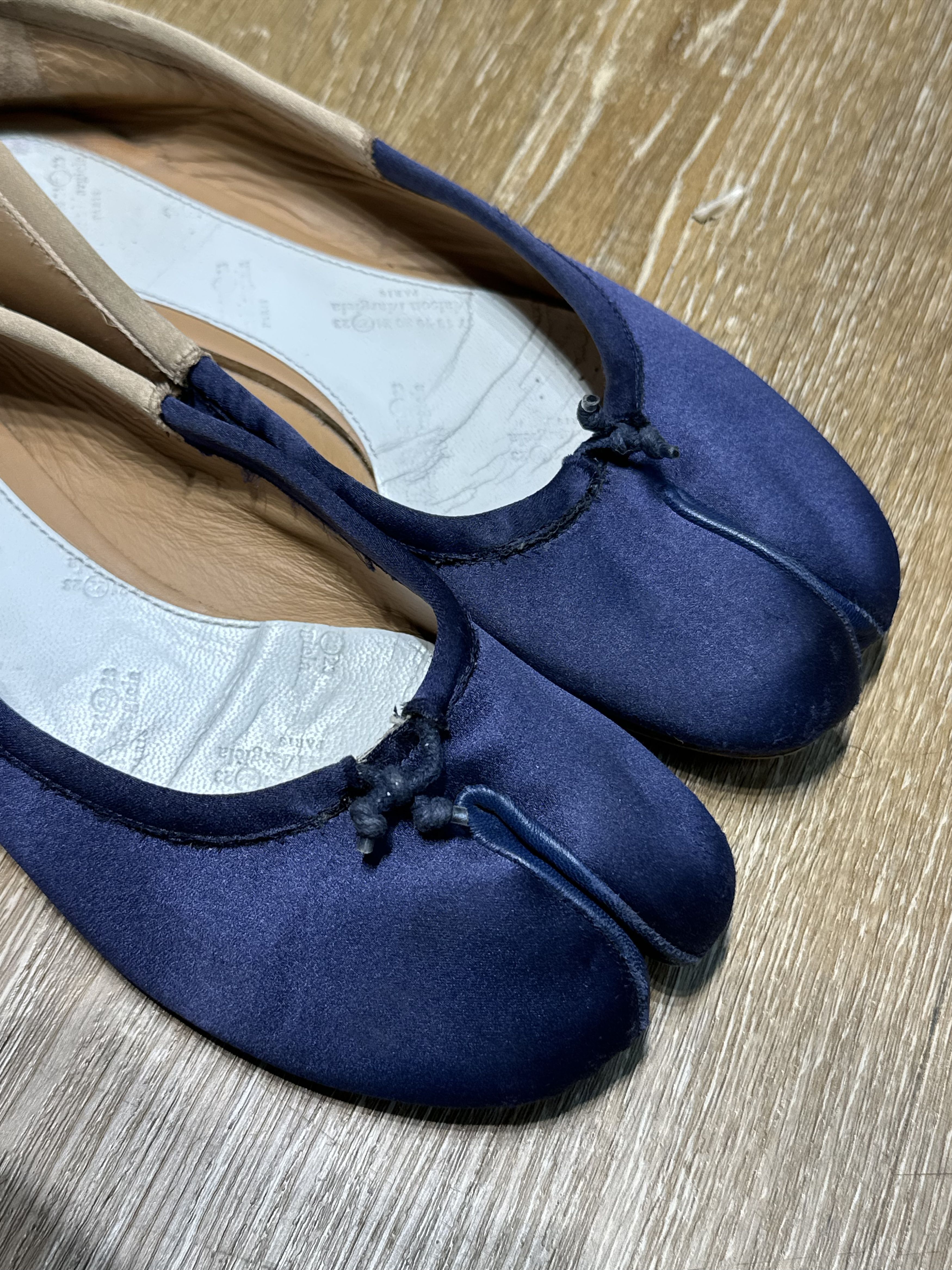 Maison Margiela Maison Margiela Tabi Ballerinas Blue/Gold Size US 7 / IT 37 - 2 Thumbnail