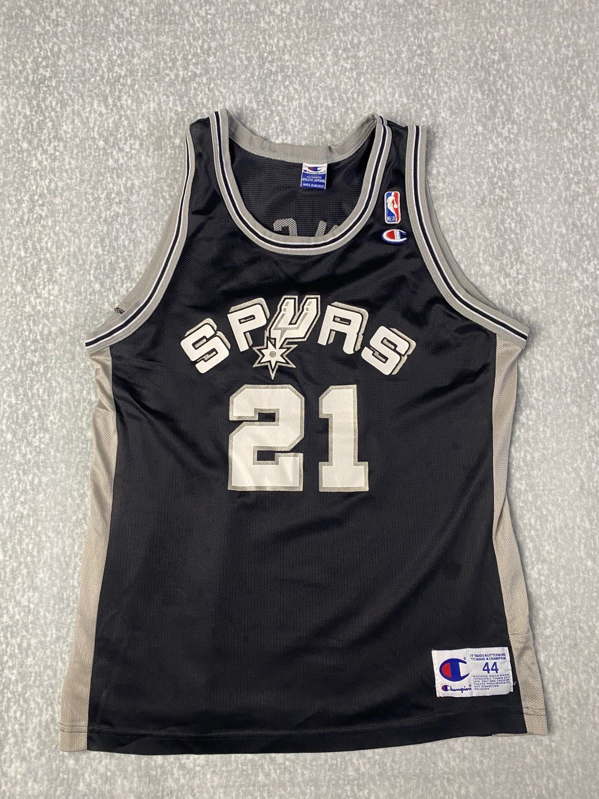 Champion Vintage 90's Champion Tim Duncan San Antonio Spurs Jersey Size US L / EU 52-54 / 3 - 1 Thumbnail