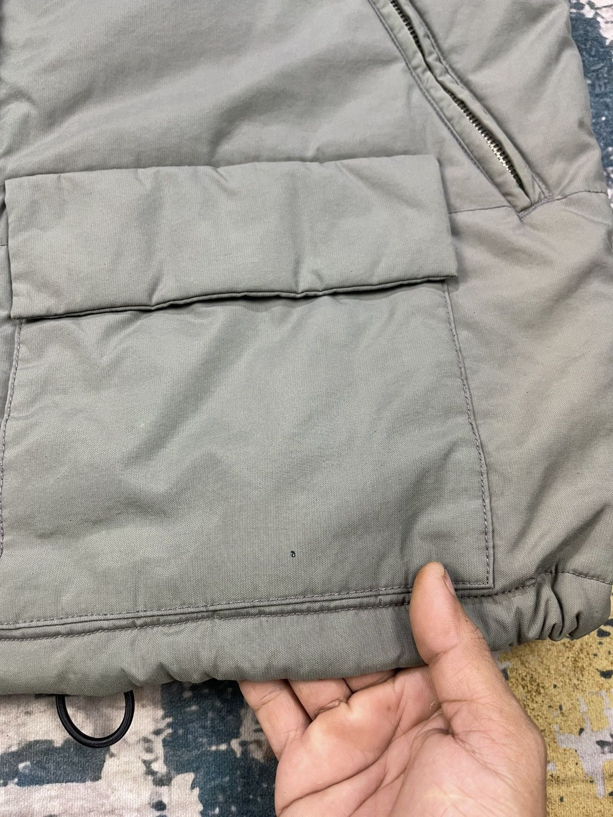 Tommy Hilfiger Vtg Y2k Tommy Hilfiger Multi Pocket Down Jacket Size US L / EU 52-54 / 3 - 15 Thumbnail
