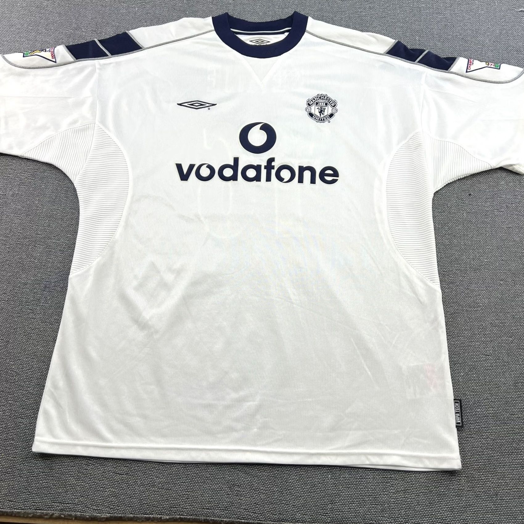 Umbro Manchester United Umbro Jersey Mens XL Away Football Roy Keane 2000 2001 White T-Shirt Size US XL / EU 56 / 4 - 3 Thumbnail