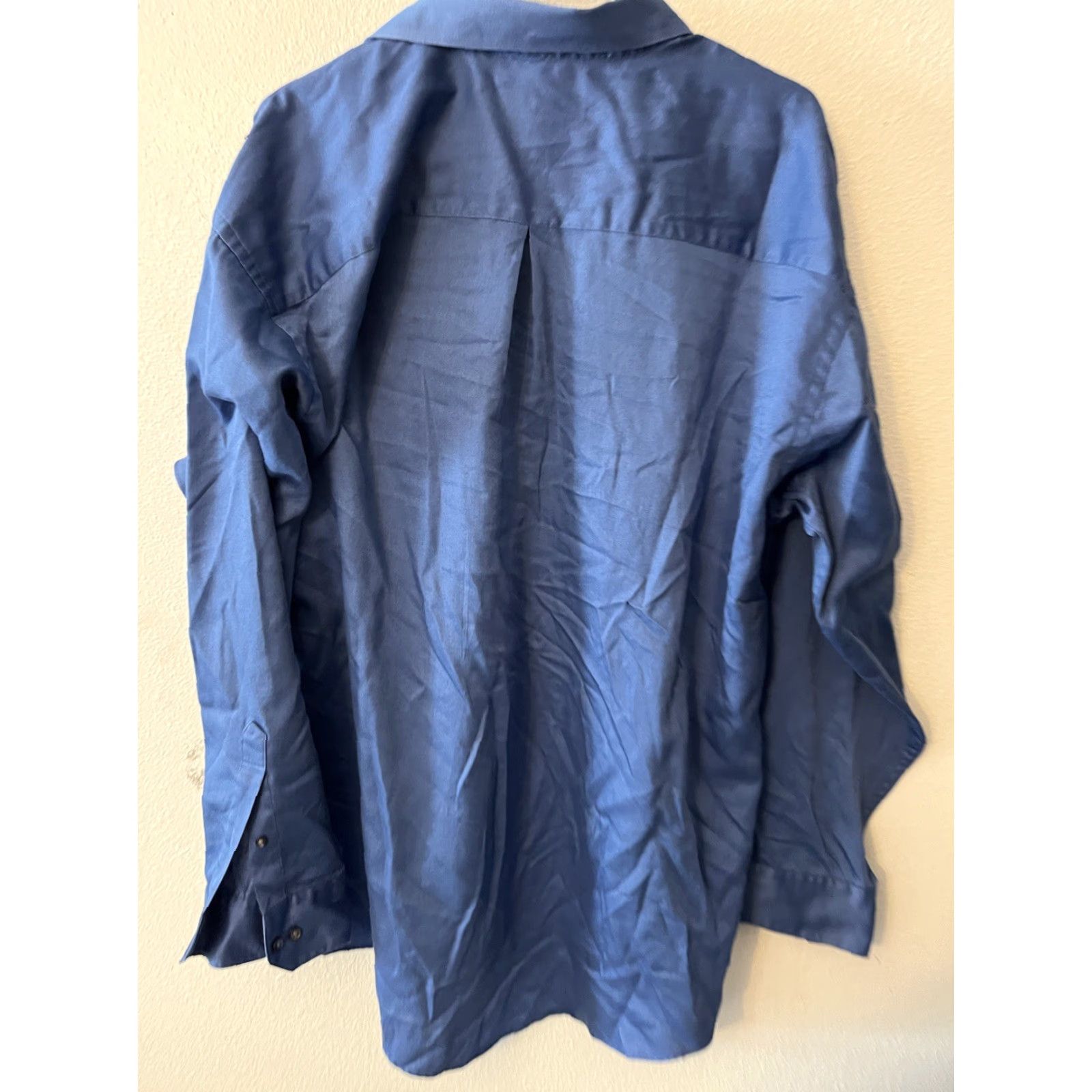 Croft & Barrow Croft & Barrow Button-Up Shirt Men XL Blue Solid Sateen Button-Down Collar Casual Modern Size US XL / EU 56 / 4 - 3 Thumbnail