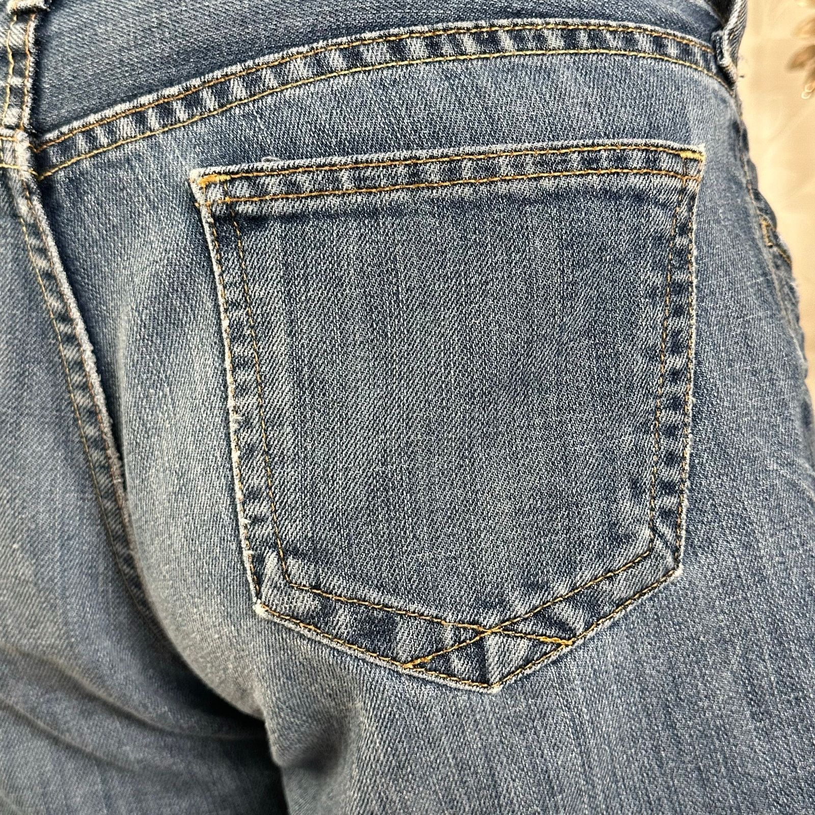 Gap GAP long & lean women's denim shorts 8L mid rise frayed hem Size 30" / US 8 / IT 44 - 11 Thumbnail