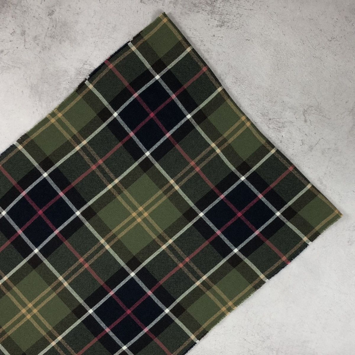 Barbour Barbour Tartan Scarf Extra Fine Merino Wool Size ONE SIZE - 7 Thumbnail