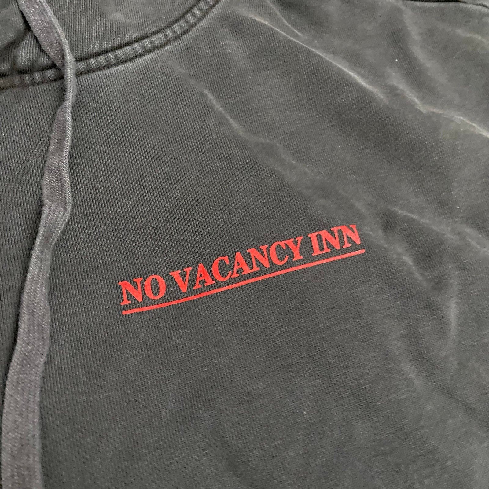 No Vacancy Inn NEW NO VACANCY INN BLACK VINTAGE HOODIE SZ EXTRA LARGE XL Size US XL / EU 56 / 4 - 4 Thumbnail
