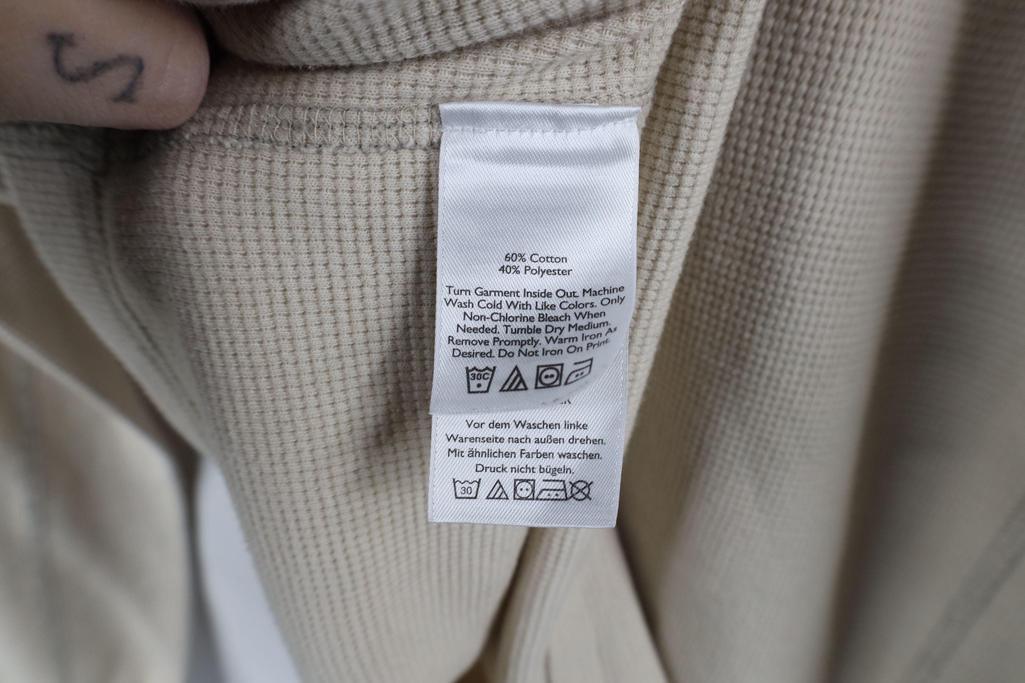 Eddie Bauer × Vintage Vintage Eddie Bauer Script Bear Thermal Waffle Knit T-Shirt Size L / US 10 / IT 46 - 7 Thumbnail