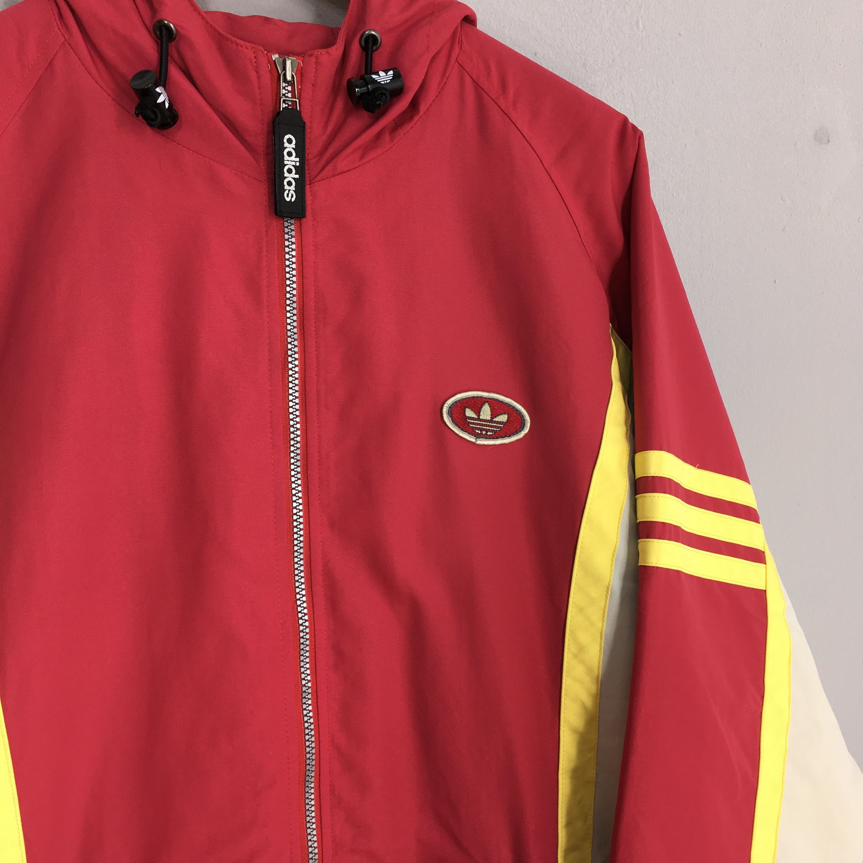 Adidas Vintage Adidas Bomber Winter Hoodie Jacket Skiing XLarge Size US XL / EU 56 / 4 - 4 Thumbnail