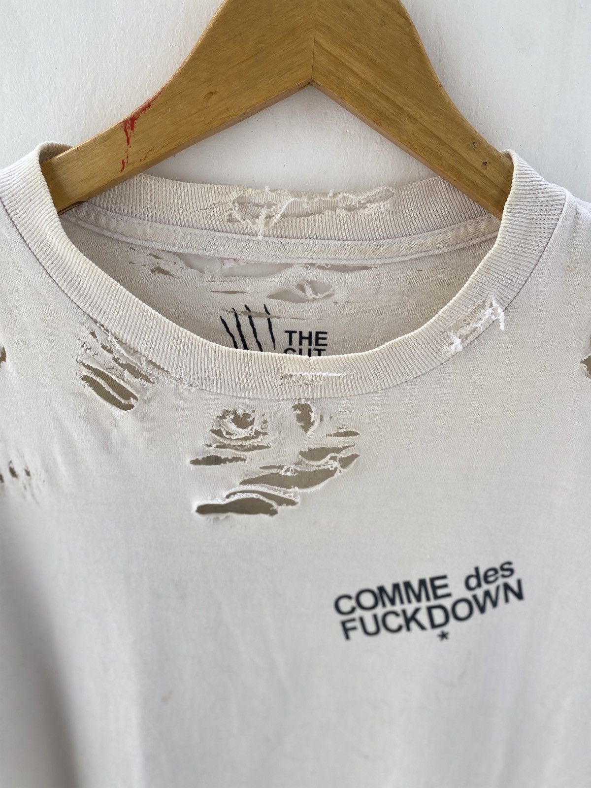 Comme Des Fuck Down Vintage Comme des Fuckdown Thrashed Grunge Tshirt Size US M / EU 48-50 / 2 - 3 Thumbnail
