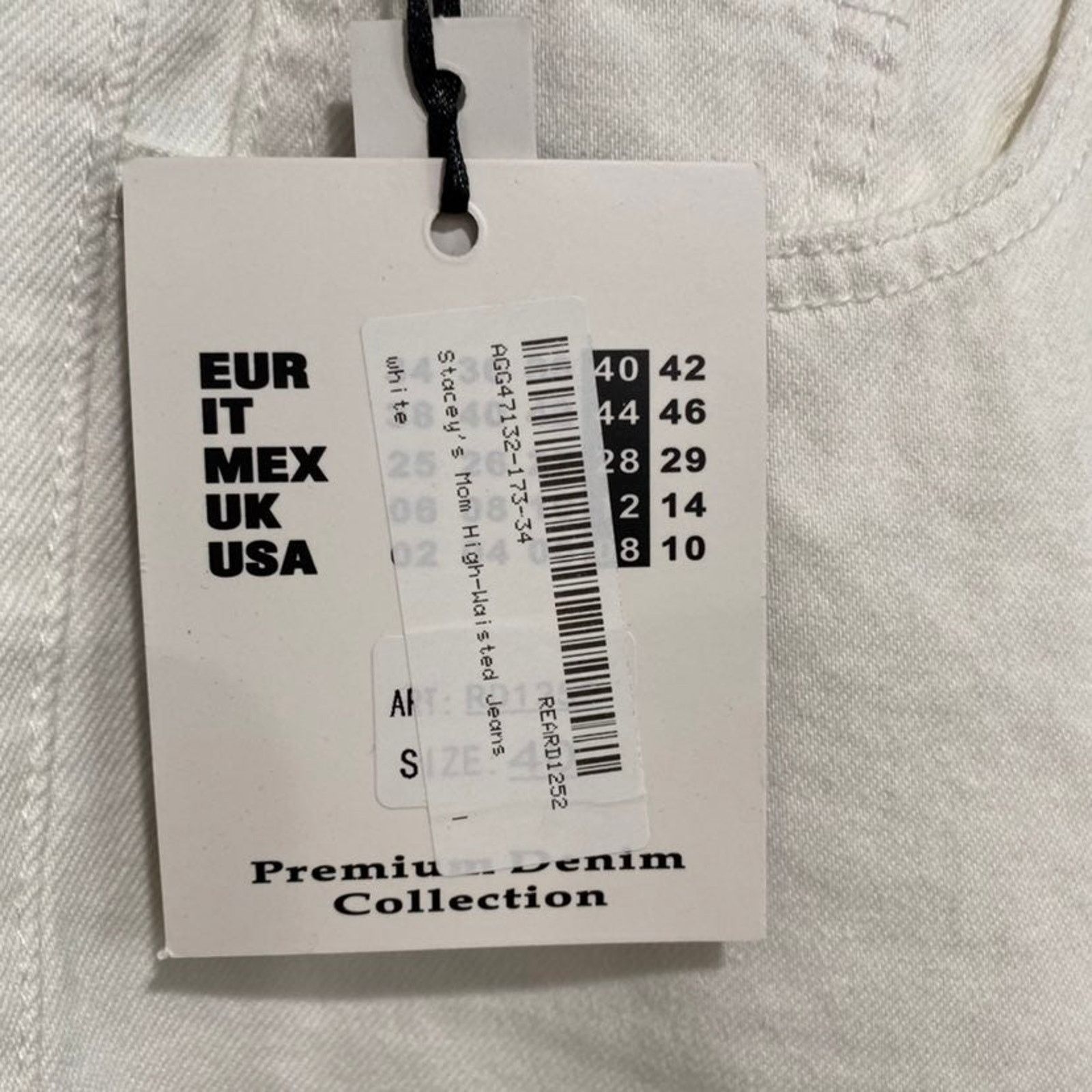 Nasty Gal Nasty Gal Redial Slim High Waisted Mom Jeans White Size 8 L Size 40" / US 18 - 8 Thumbnail