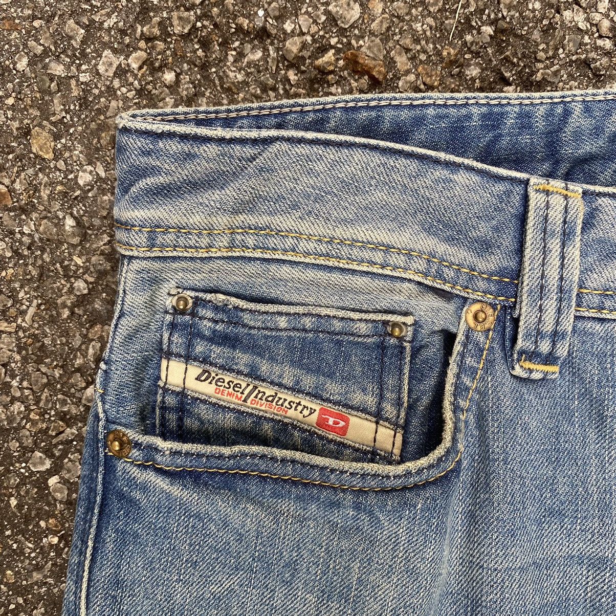 Diesel × Japanese Brand Vintage Diesel Safado Denim Blue Wash Slim Straight Jeans Size US 29 - 4 Thumbnail