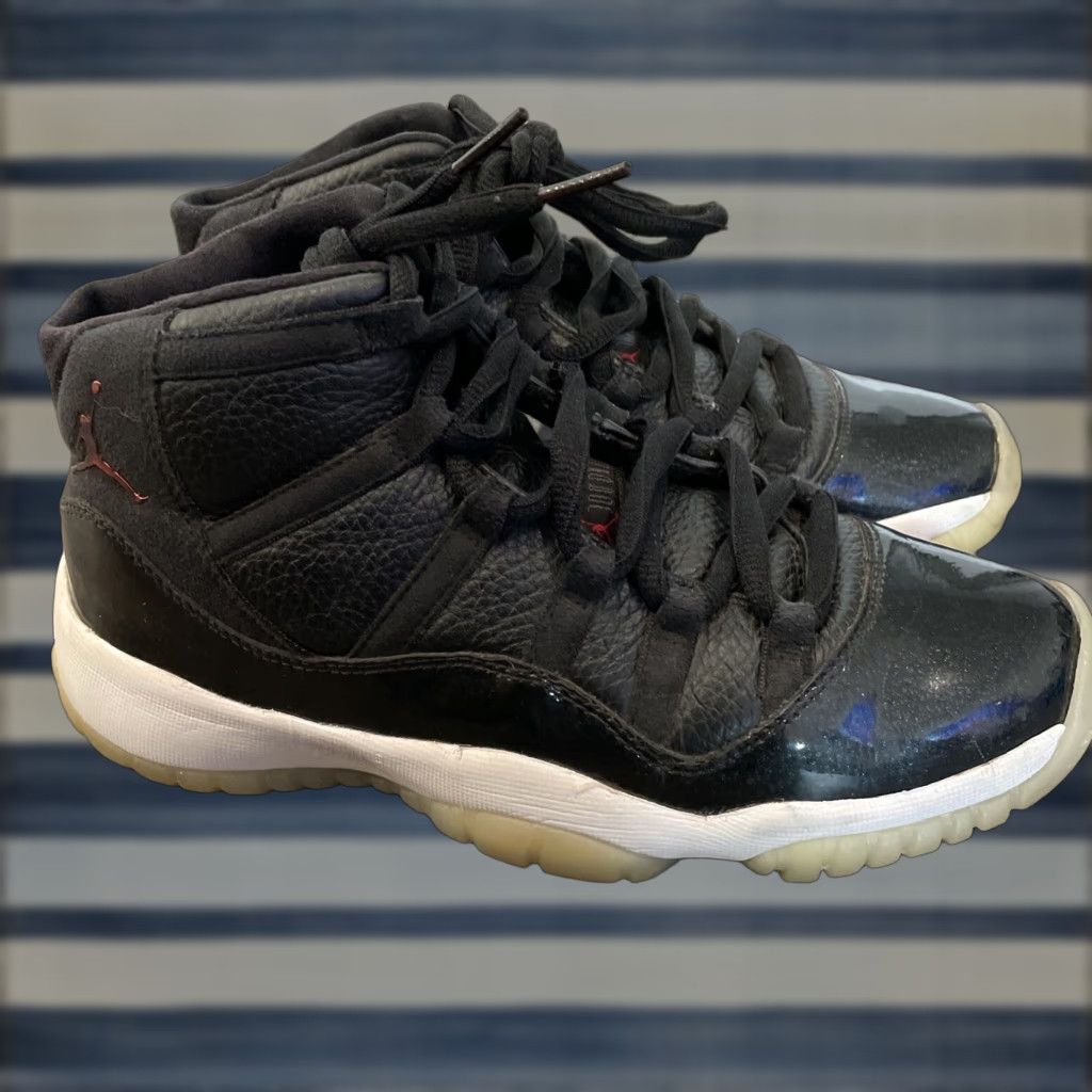 Jordan Brand NIKE AIR JORDAN 11 RETRO "72-10" SNEAKERS MEN'S BLACK SIZE 6Y Size US 6 / EU 39 - 1 Thumbnail
