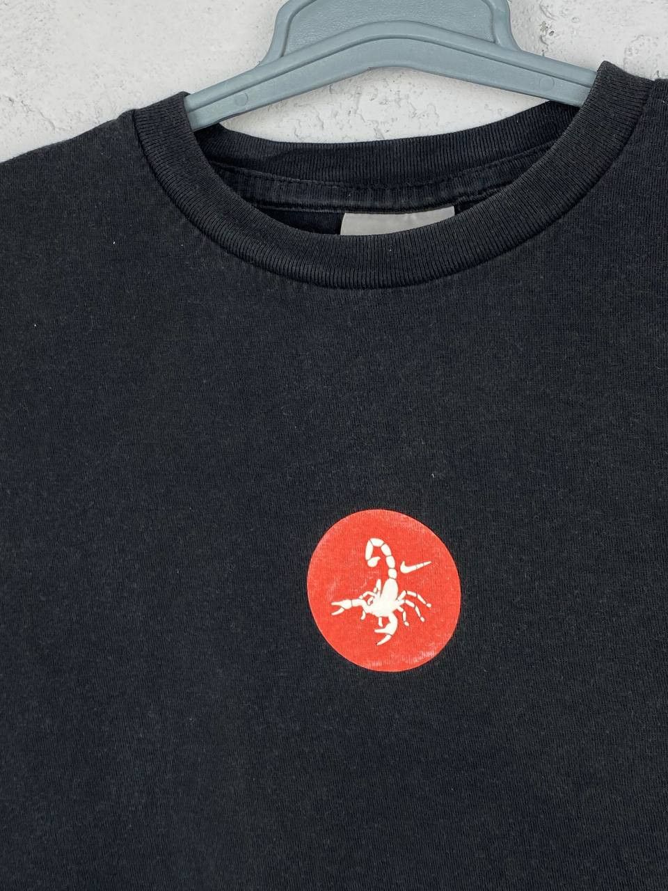 Nike × Vintage Vintage 90s Nike Scorpion Center Logo Black T-Shirt Size US S / EU 44-46 / 1 - 3 Thumbnail