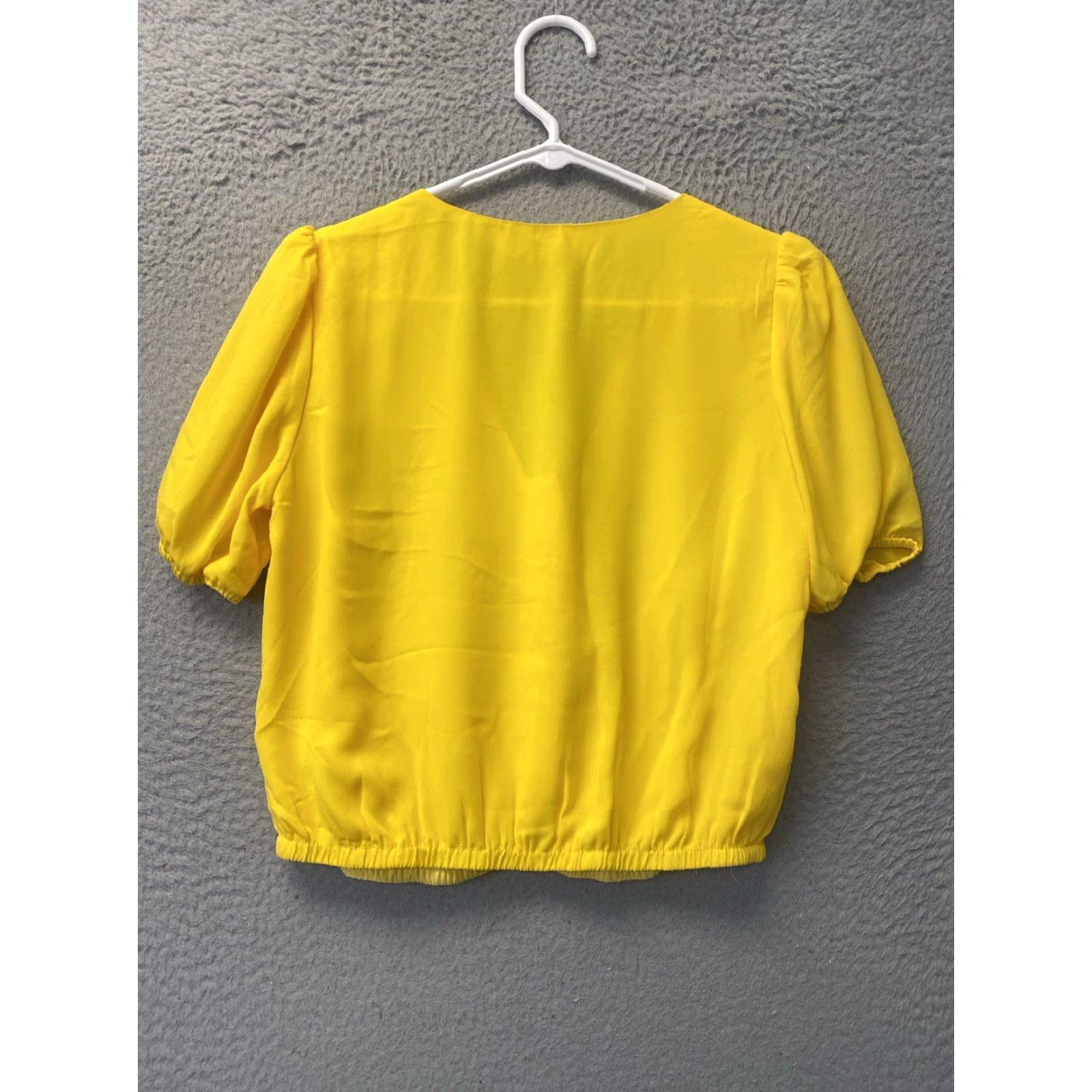 ASTR The Label ASTR the Label Women's Blouse Size Small Short Sleeve Solid Yellow Luxury Size S / US 4 / IT 40 - 5 Thumbnail