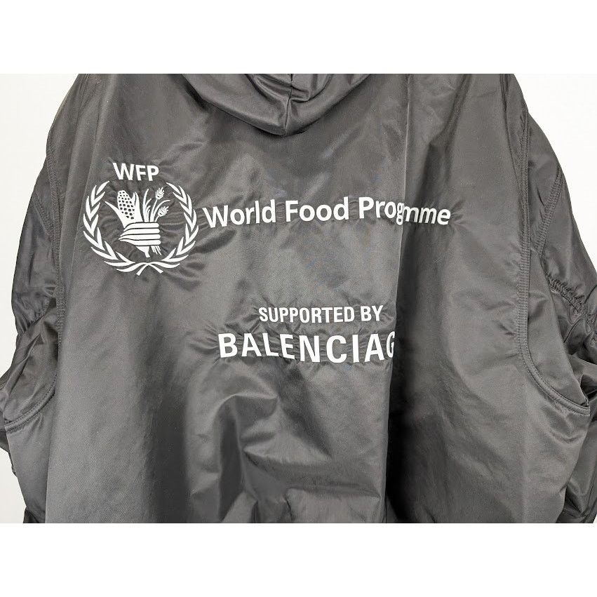 Balenciaga o1rshd1 World Food Program Hooded Nylon Bomber in Black Size US XL / EU 56 / 4 - 14 Thumbnail