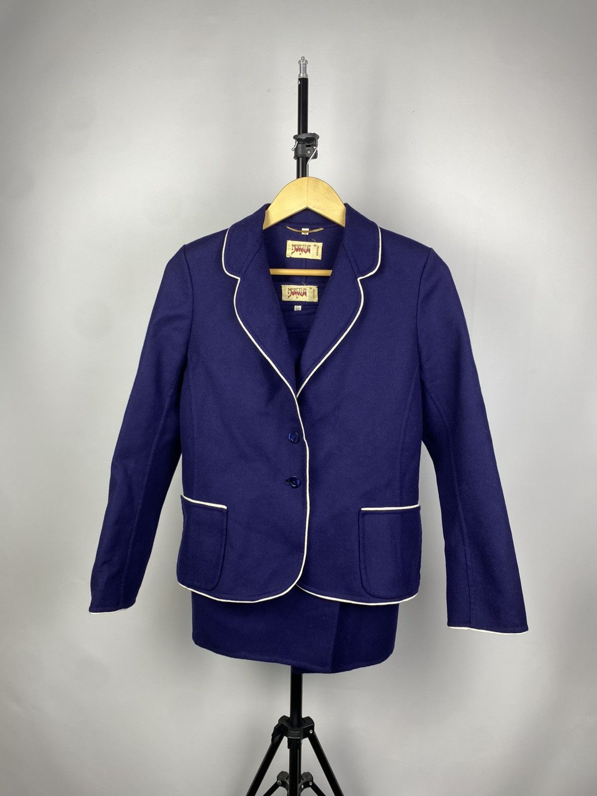 Designer Vintage 80s Archive Wool ITALY women’s suit blazer + skirt Size M / US 6-8 / IT 42-44 - 1 Thumbnail