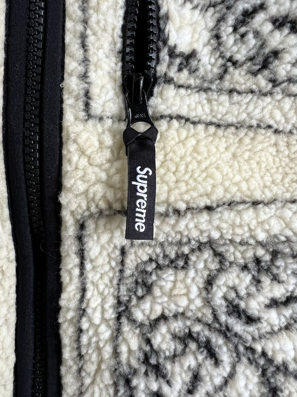 Supreme Supreme Reversible Bandana Fleece Jacket Tan Size Large Size US L / EU 52-54 / 3 - 6 Thumbnail