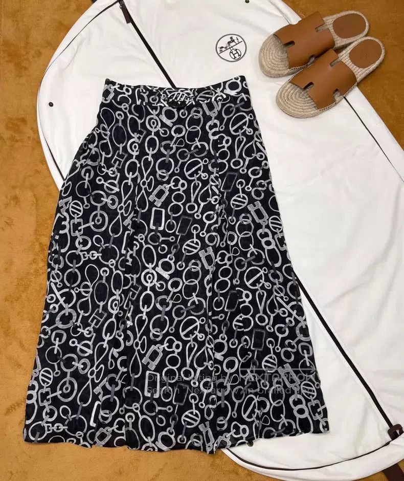Hermes Hermes Silk Long Skirt Size 42" / US 20 - 1 Thumbnail