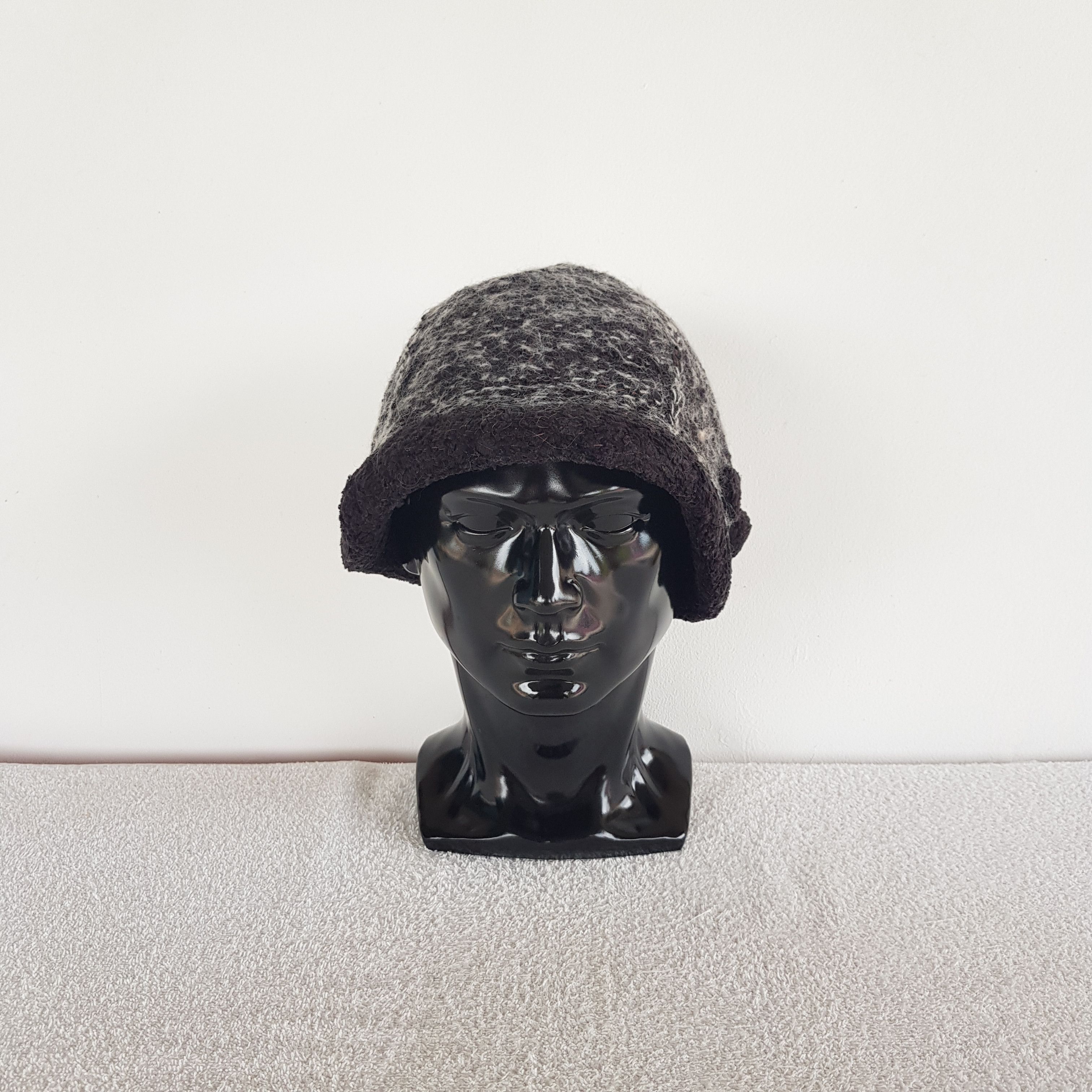 Mario Valentino Vintage Mario Valentino Beanie Ribbed Knit Snow Caps Hats. Size ONE SIZE - 2 Thumbnail