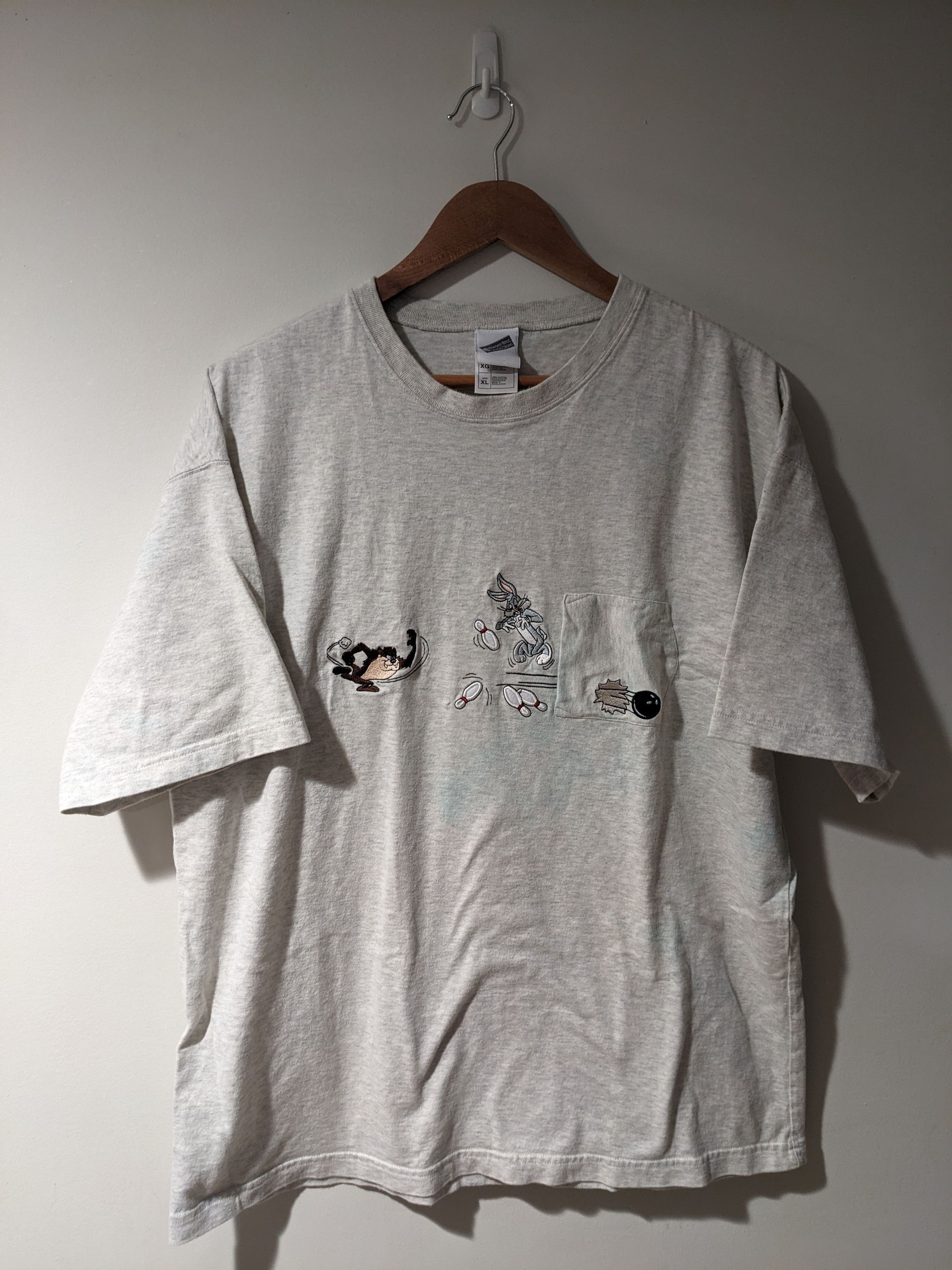 Cartoon Network × Vintage Vintage 90s Looney Tunes Taz Bugs Bunny Bowling T-Shirt Size US XL / EU 56 / 4 - 1 Thumbnail