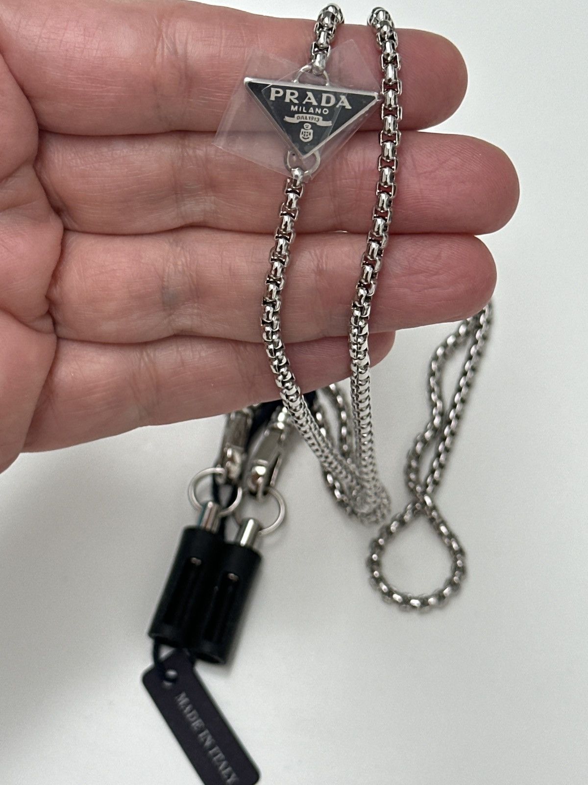 PRADA AirPods チェーン