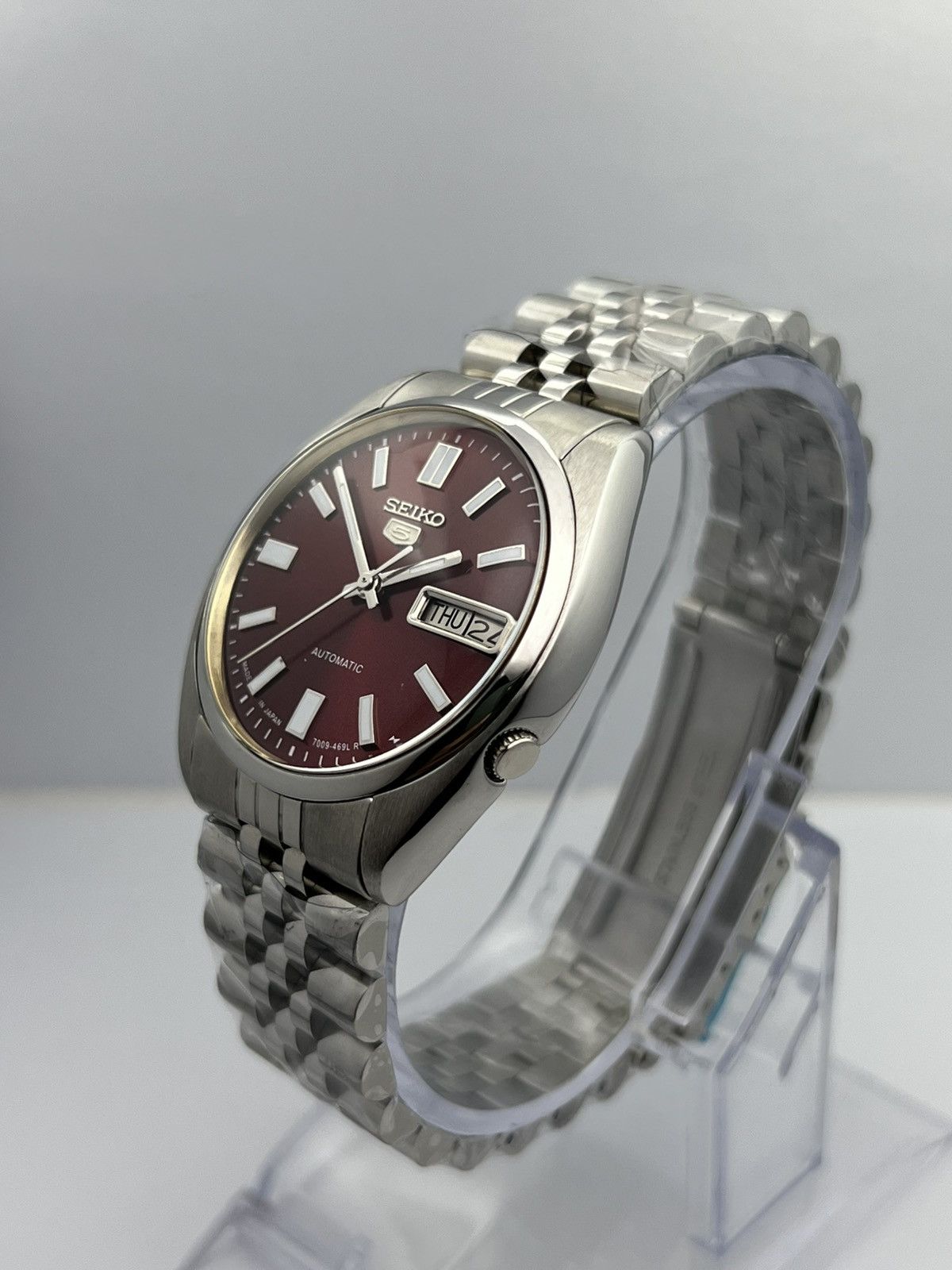 Seiko Seiko 5 Automatic Baton Dial Wrist Watch Day/Date Japan Size 36 - 6 Thumbnail