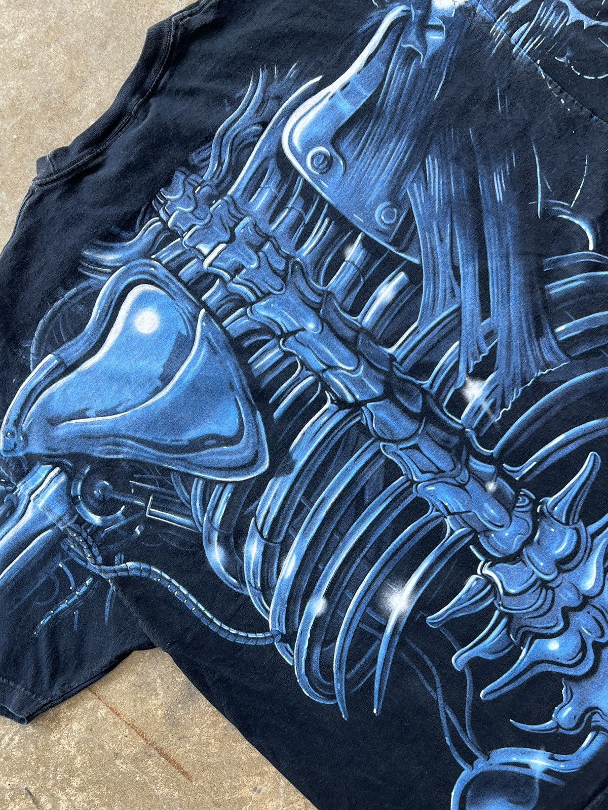 Liquid Blue Vintage 1998 Liquid Blue Terminator Skull AOP Blue 3XL Size US XXL / EU 58 / 5 - 4 Thumbnail