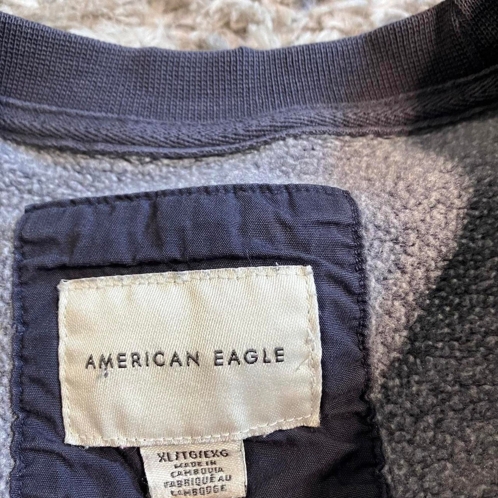 American Eagle Outfitters American Eagle Faded Distressed Pullover Crewneck Sweater XL Size US XL / EU 56 / 4 - 4 Thumbnail