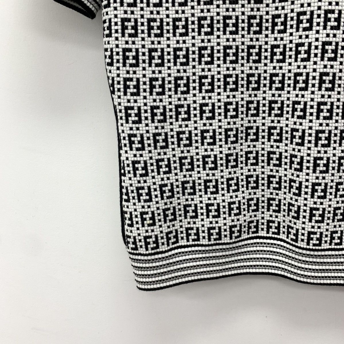 Fendi Fendi Intarsia All-over Print Short Sleeve Knit Top K26WX Size M / US 6-8 / IT 42-44 - 4 Thumbnail