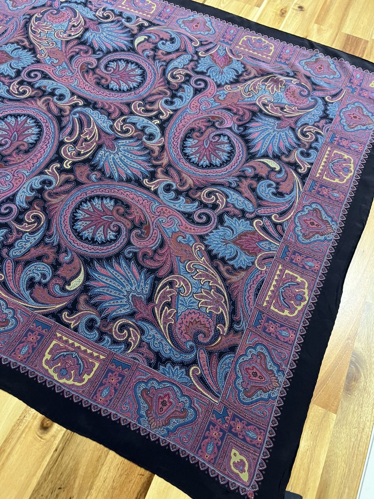Etro Etro Silk Paisley Printed Square Shaped Sheer Scarf Size ONE SIZE - 3 Thumbnail