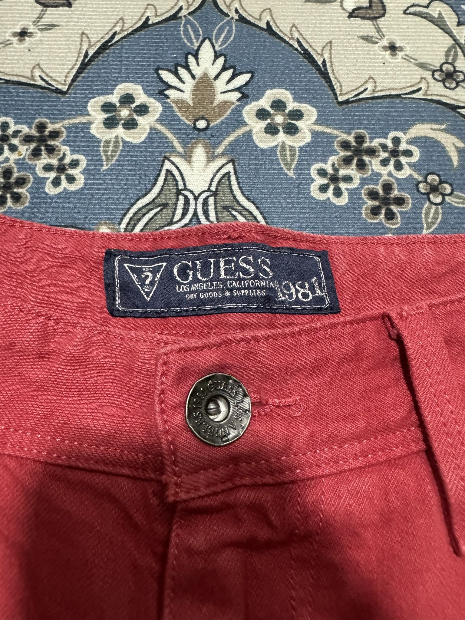 Designer × Guess Guess 1981 Los Angles Lincoln Slim Straight Red Dye Jeans Size US 31 - 3 Thumbnail